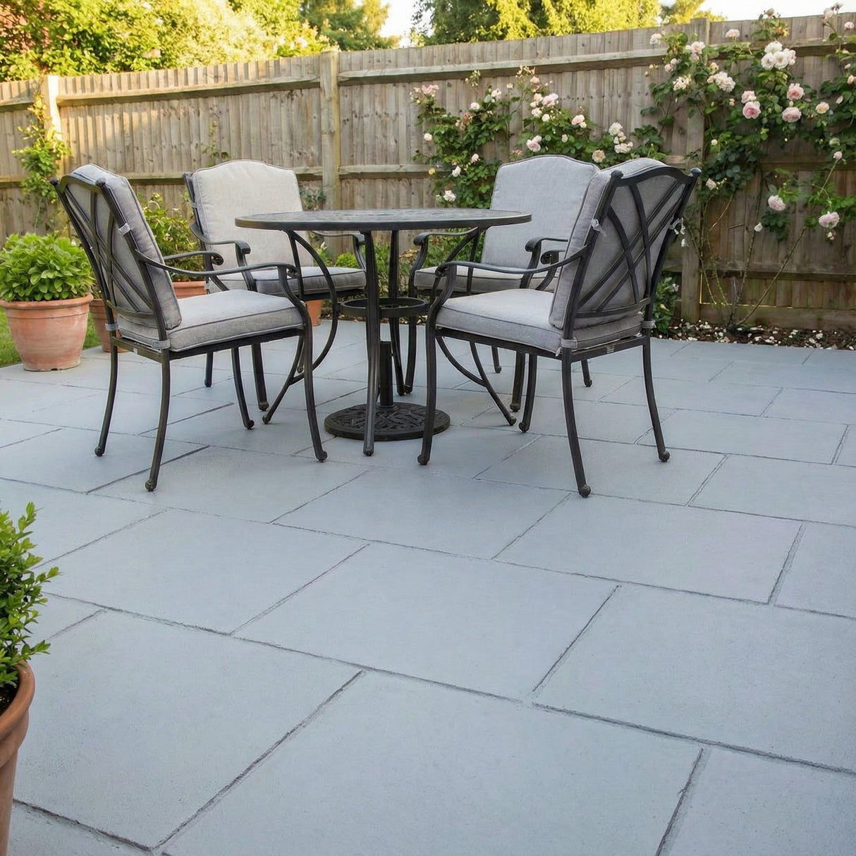 Everest - Peinture & Scellant Ultime à Séchage Rapide pour Sol en Béton et Patio - Intérieur & Extérieur - Antidérapant